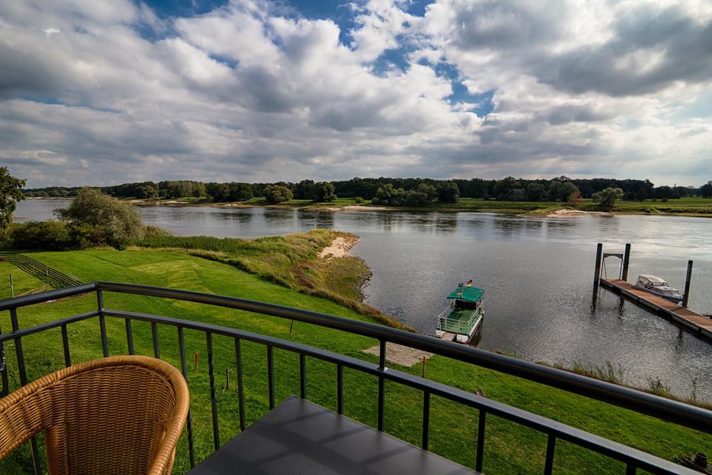 Готель Elbterrassen Zu Brambach Dessau-Rosslau Екстер'єр фото