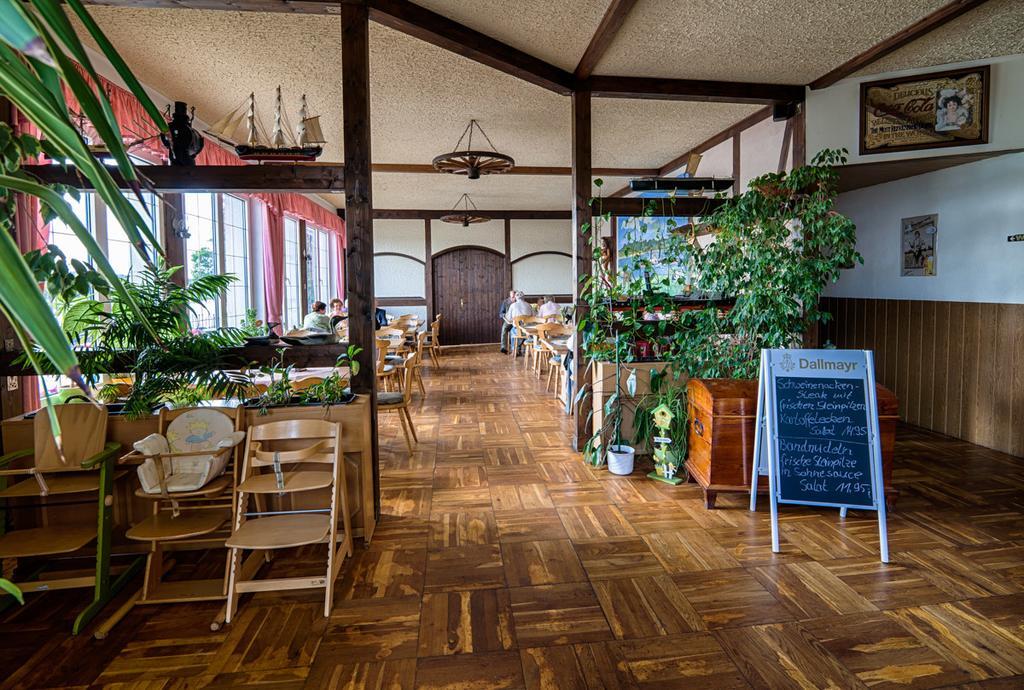 Готель Elbterrassen Zu Brambach Dessau-Rosslau Екстер'єр фото