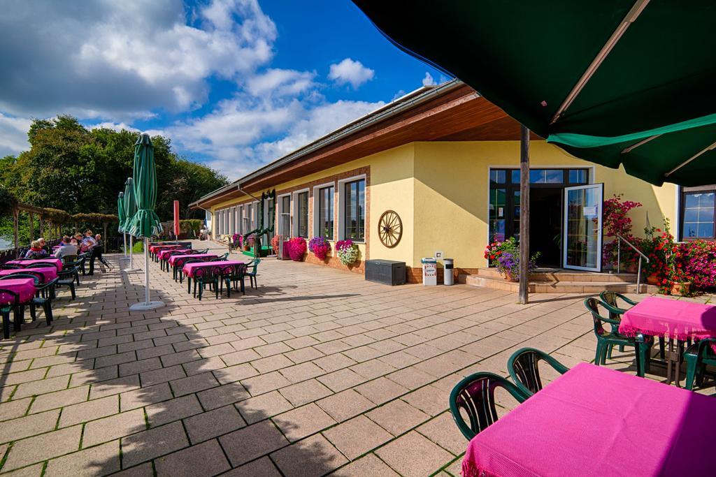 Готель Elbterrassen Zu Brambach Dessau-Rosslau Екстер'єр фото