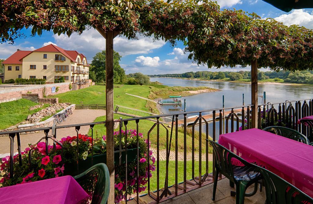 Готель Elbterrassen Zu Brambach Dessau-Rosslau Екстер'єр фото